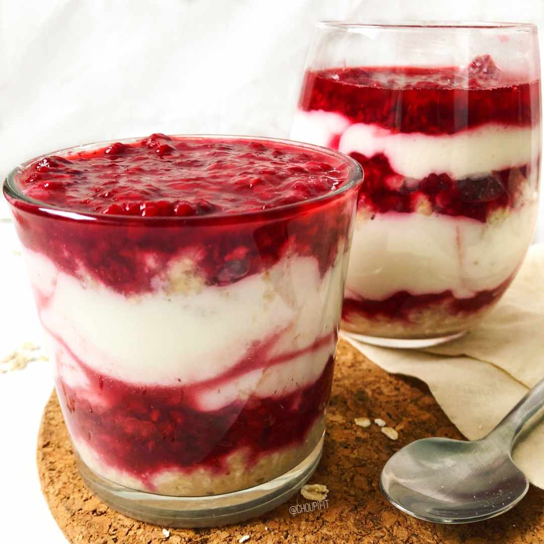 Parfait aux framboises et au yaourt protéiné - Sainplement Healthy